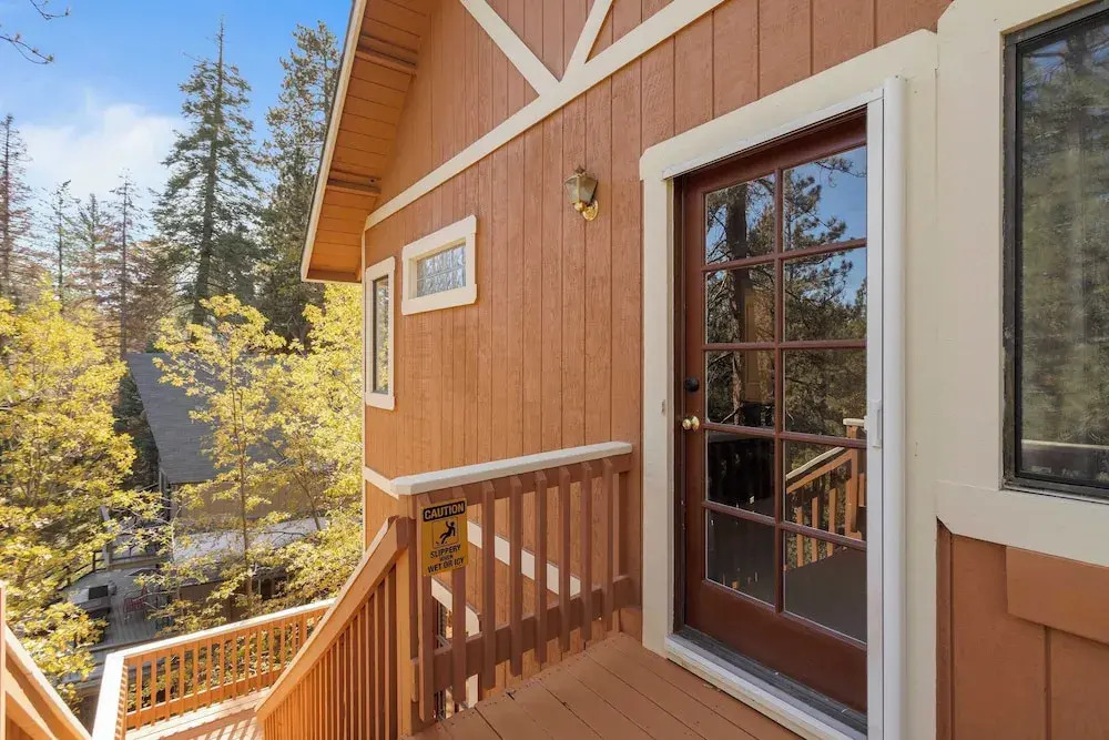 5bdr Stay w/ Fireplace, Game Room & Family-friendly Amenities Arrowhead Chalet by Avantstay
