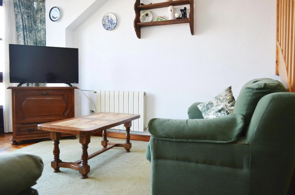 Apartamento El Corro: con parking en pleno centro de Comillas