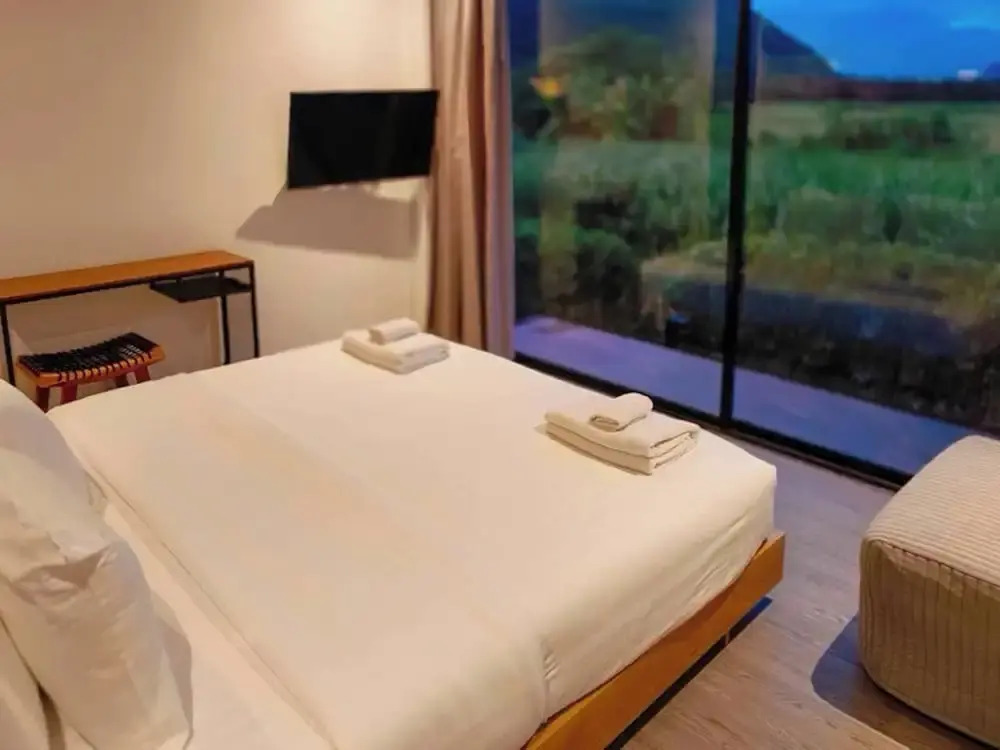 8 Valley KhaoYai