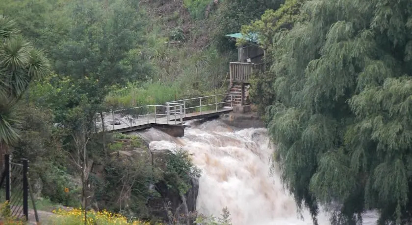 The Falls Cottages