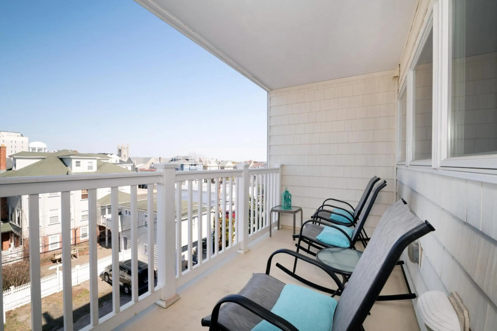 Biscayne Suites