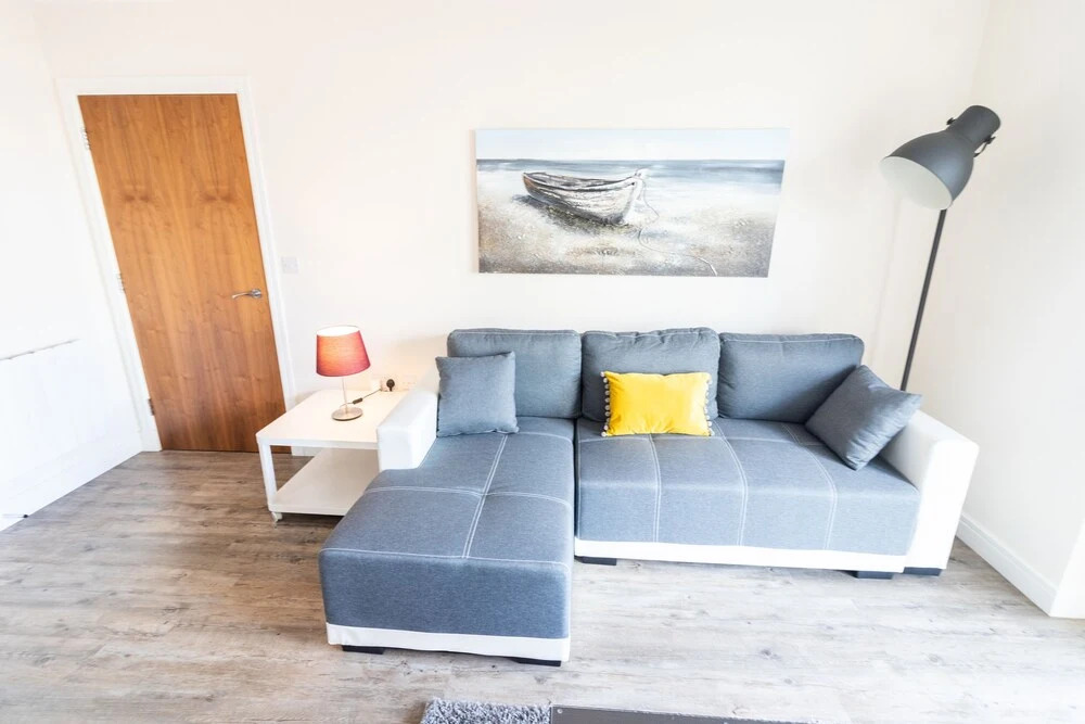 Pier Apartment 4 - Inviting 2BR With Stunning View