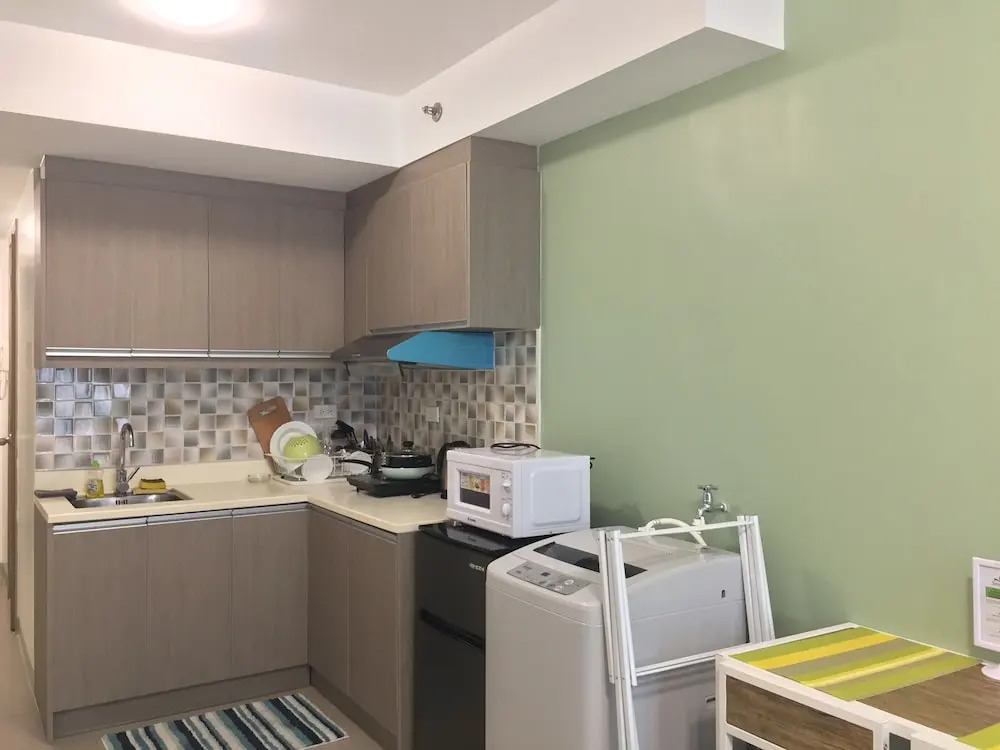 Serena's Suite (Makati Ave.)