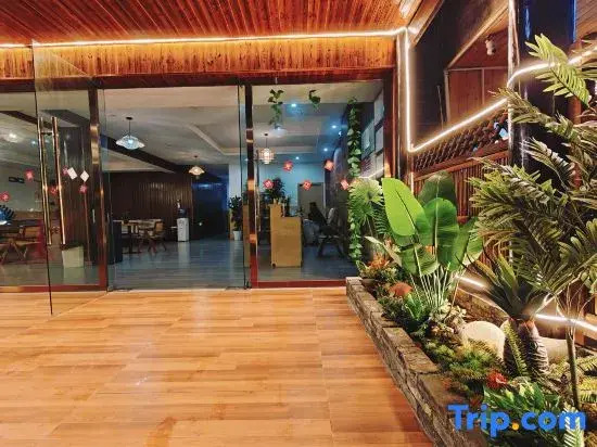 Time River View Homestay