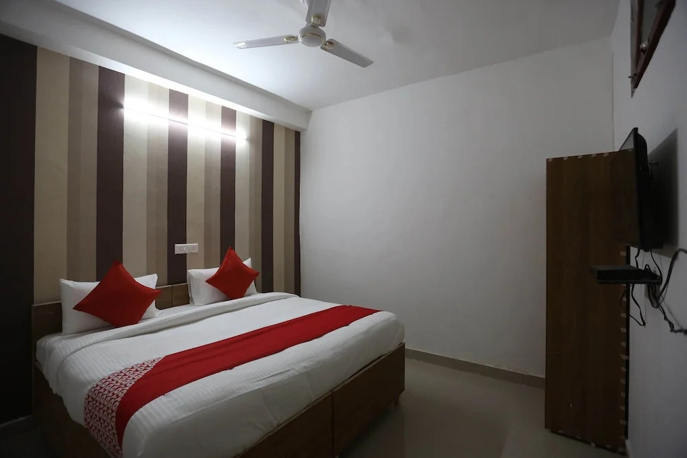 Retreat Inn by OYO Rooms