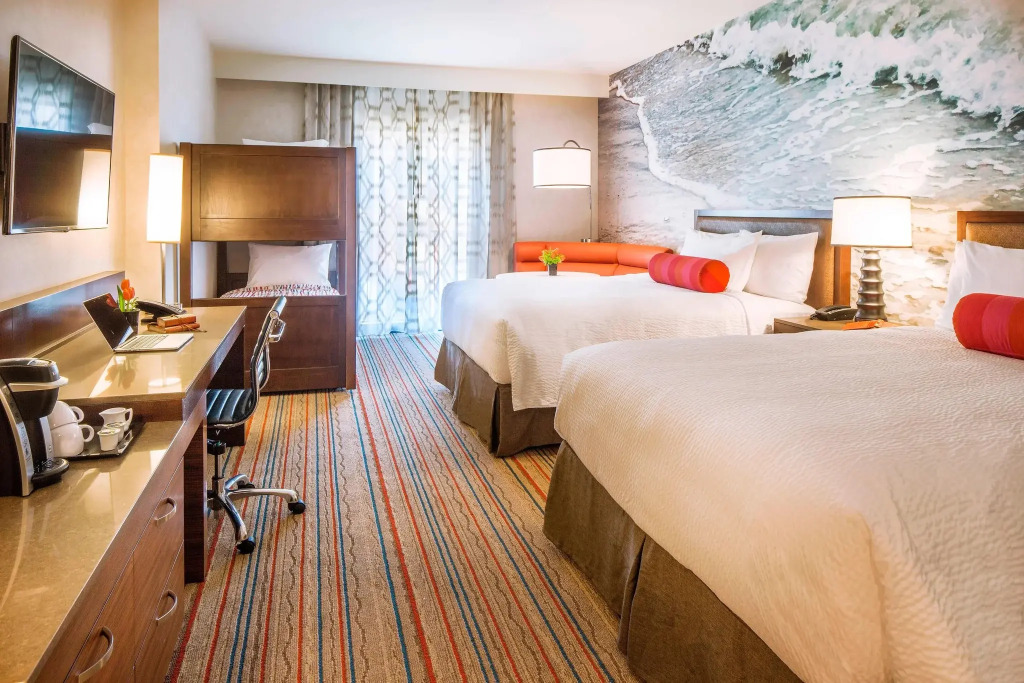 Courtyard by Marriott Anaheim Theme Park Entrance
