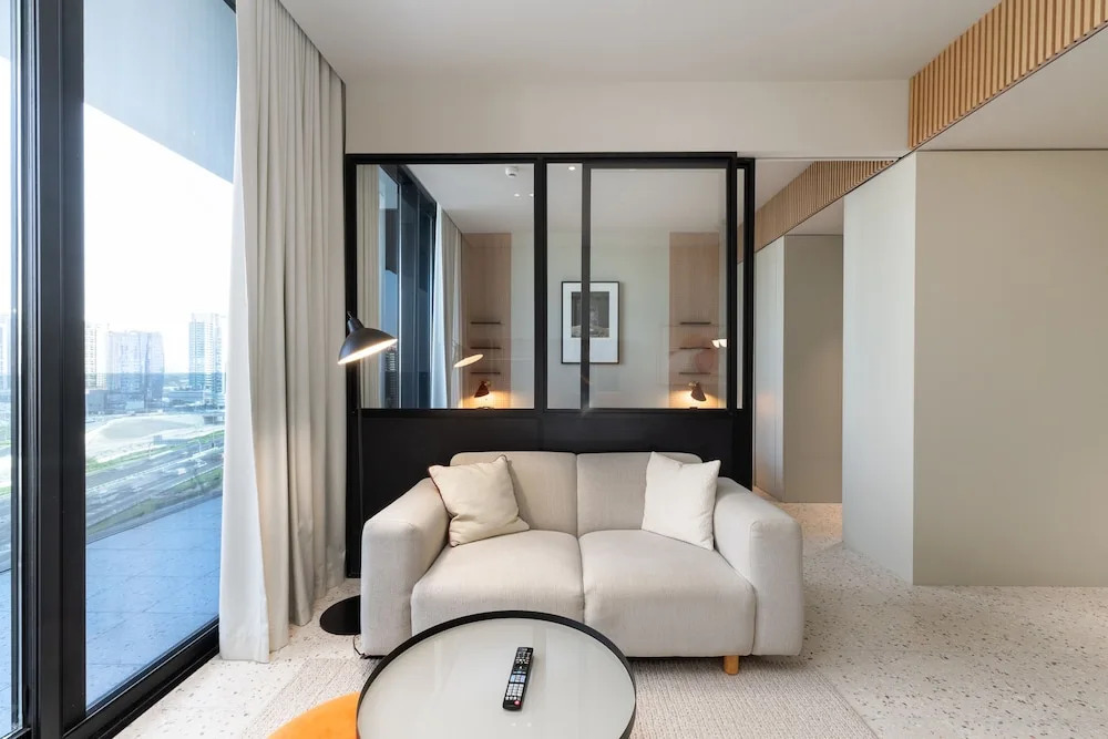 Modern Comfort 1BR w Burj Khalifa View