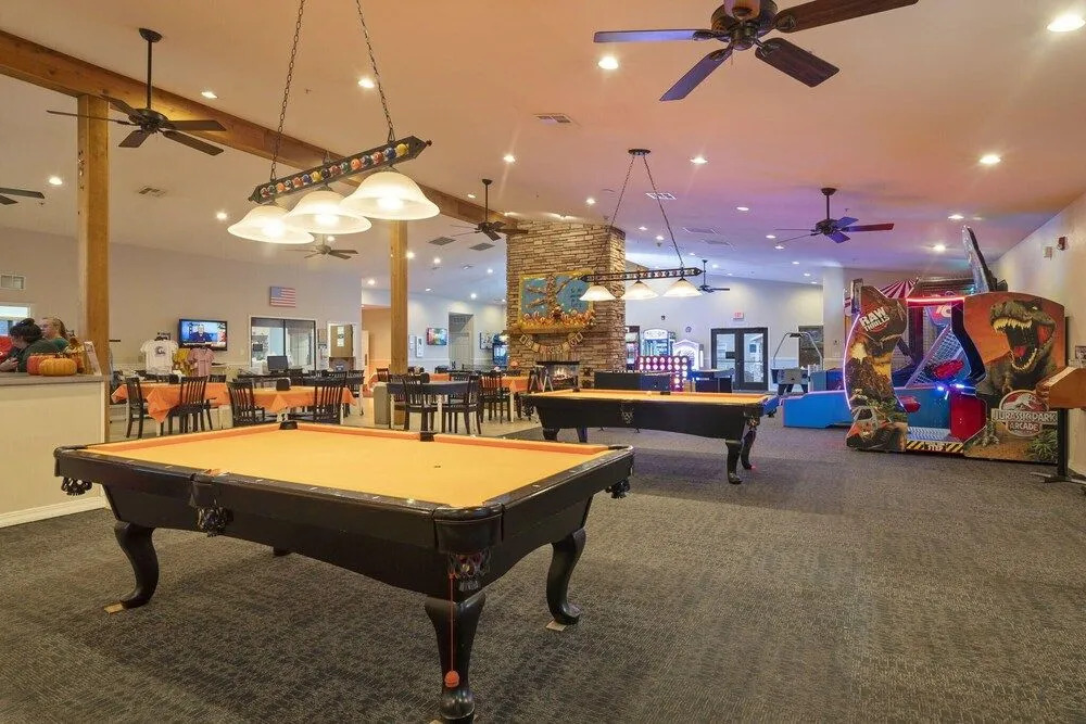 Valley View Treehouse - Holiday Hills Branson Golf Resort Outdoor Pools