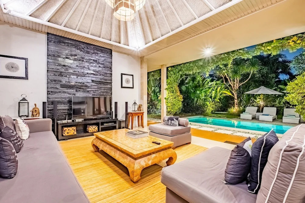 Central Seminyak Villa Martini