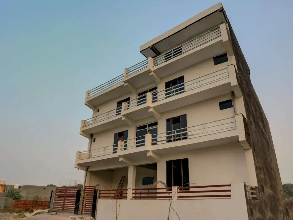 Hotel Black Bird by OYO Rooms