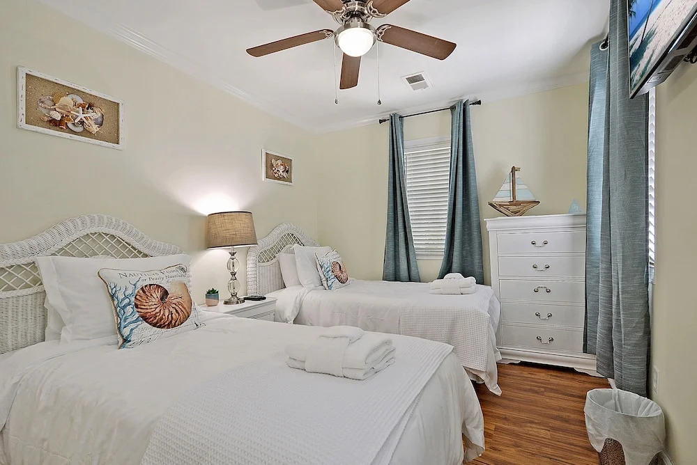 New Listing! Historic In Downtown Charleston 5 Bedroom Home