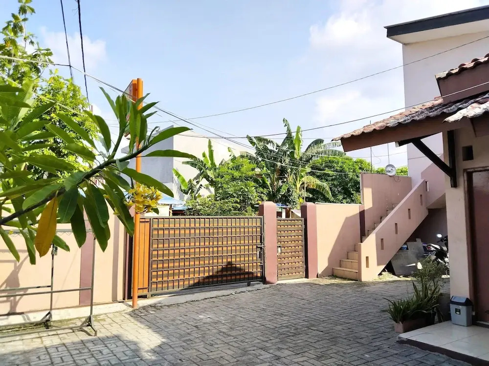 Risqia Homestay Syariah by Cocotel