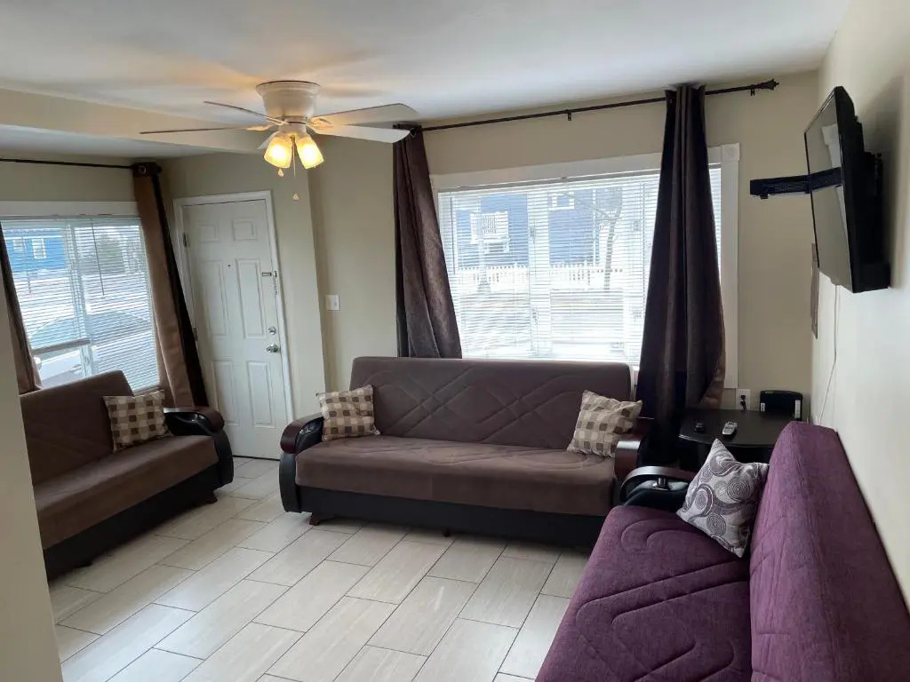 Newly Renovated 2 Bedroom House