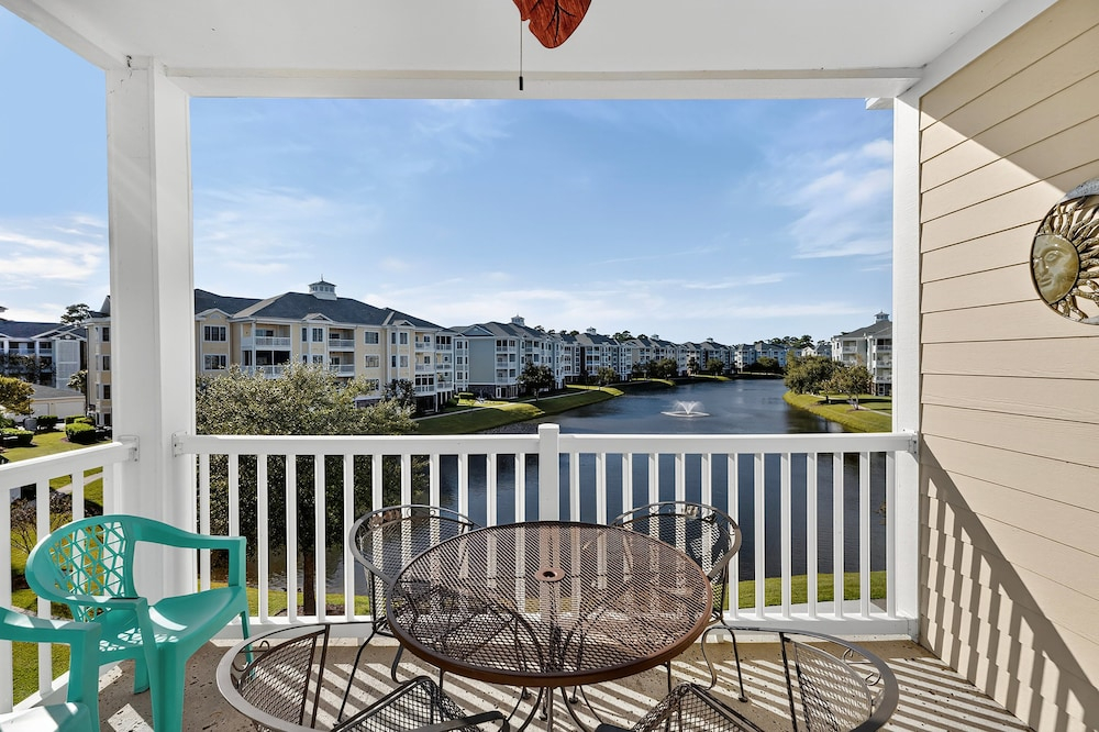 Magnolia Pointe Luster Leaf 4825-301