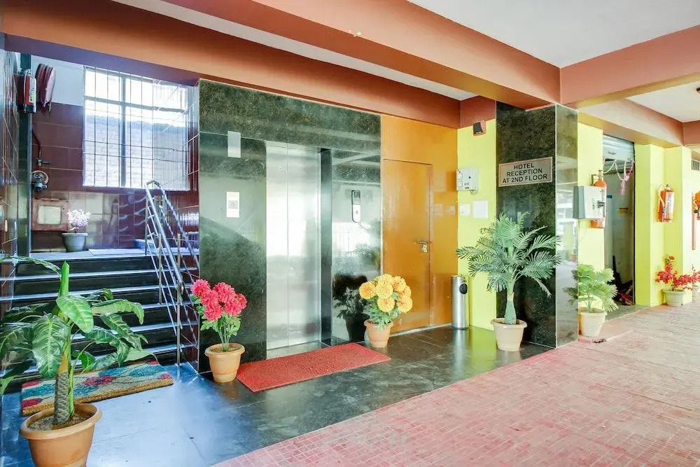 Hotel Royal Park by OYO Rooms