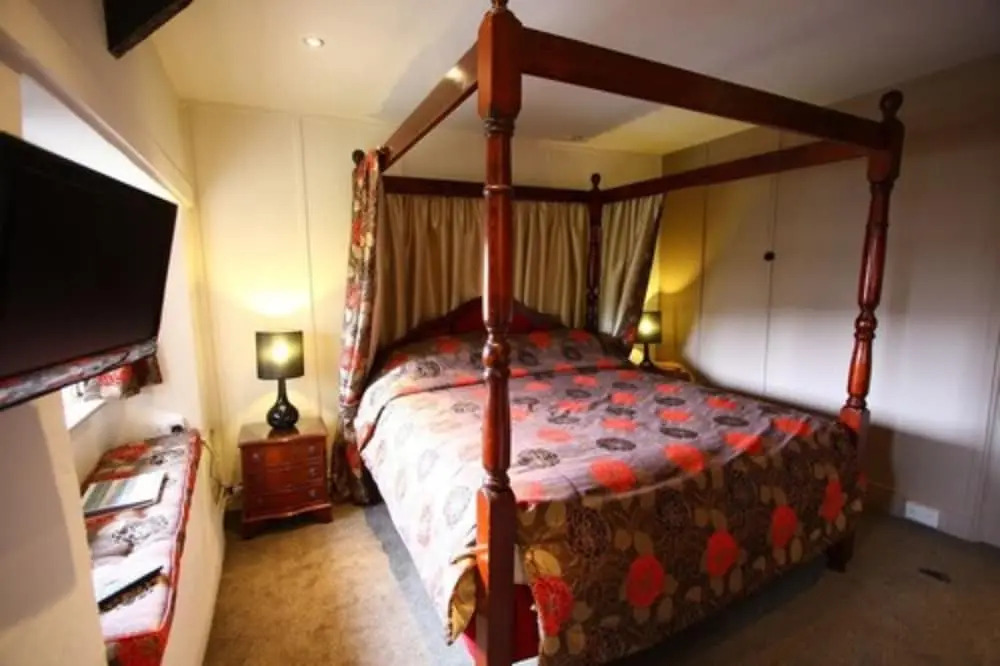 The Oxenham Arms Hotel Devon