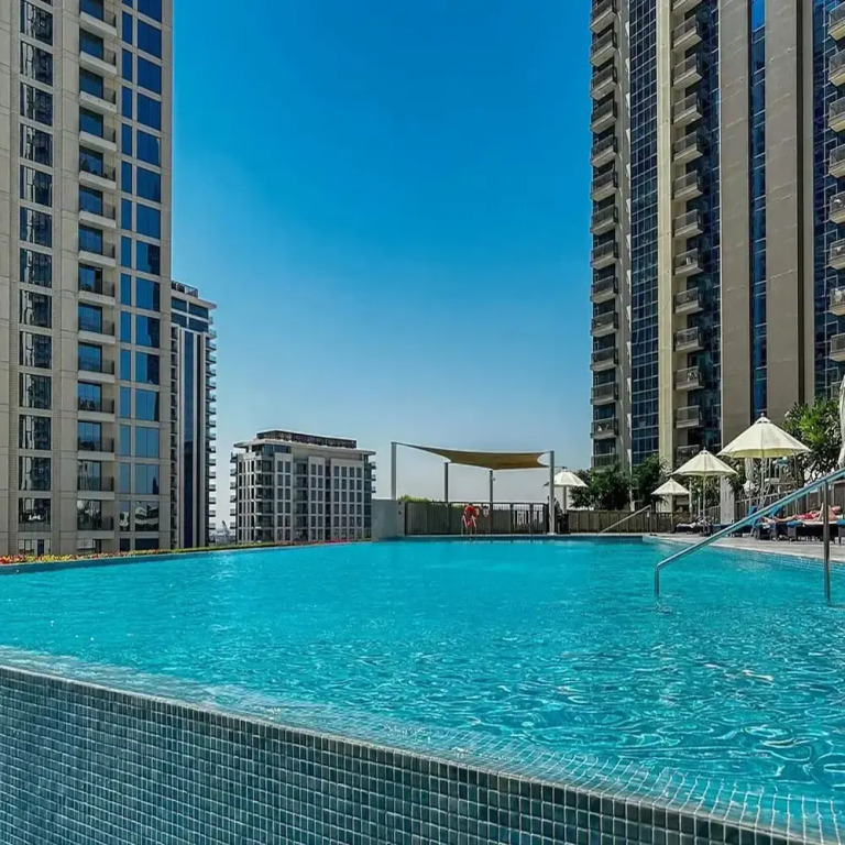 Dancenter Premium 2 Bedroom at Creek Horizon