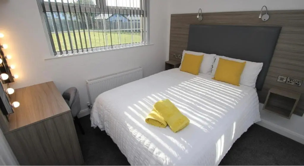 Guest Rooms @ 128