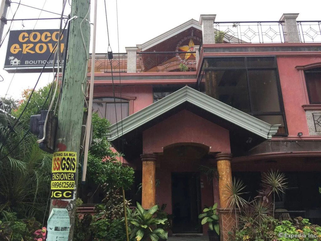 RedDoorz at Coco Grove Tourist Inn