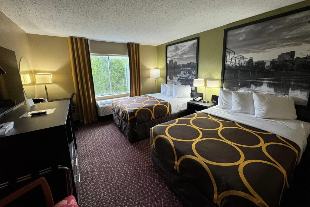 Super 8 by Wyndham New Cumberland