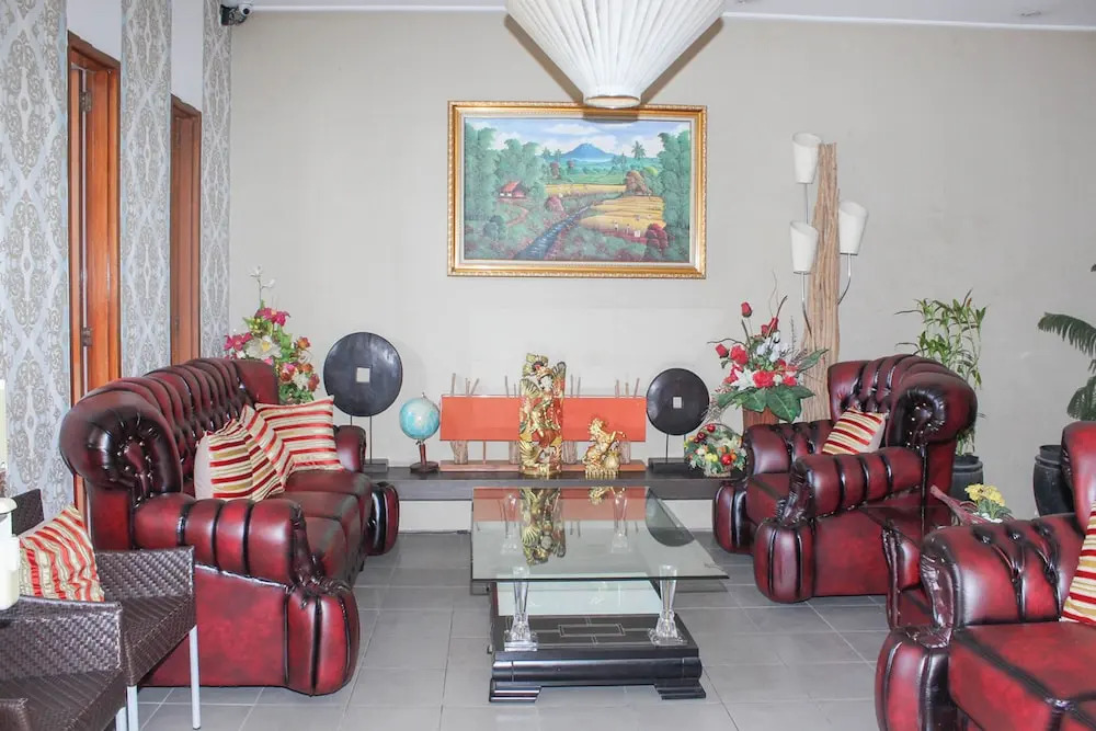 Airy Wijaya Kusuma Dukuh Kupang Timur 20 Surabaya