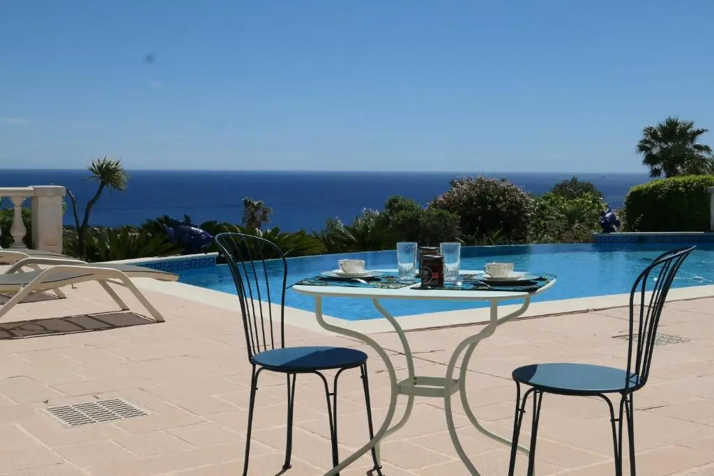 chambre dhôte, vue mer exceptionnelle, à 5 minutes de la mer