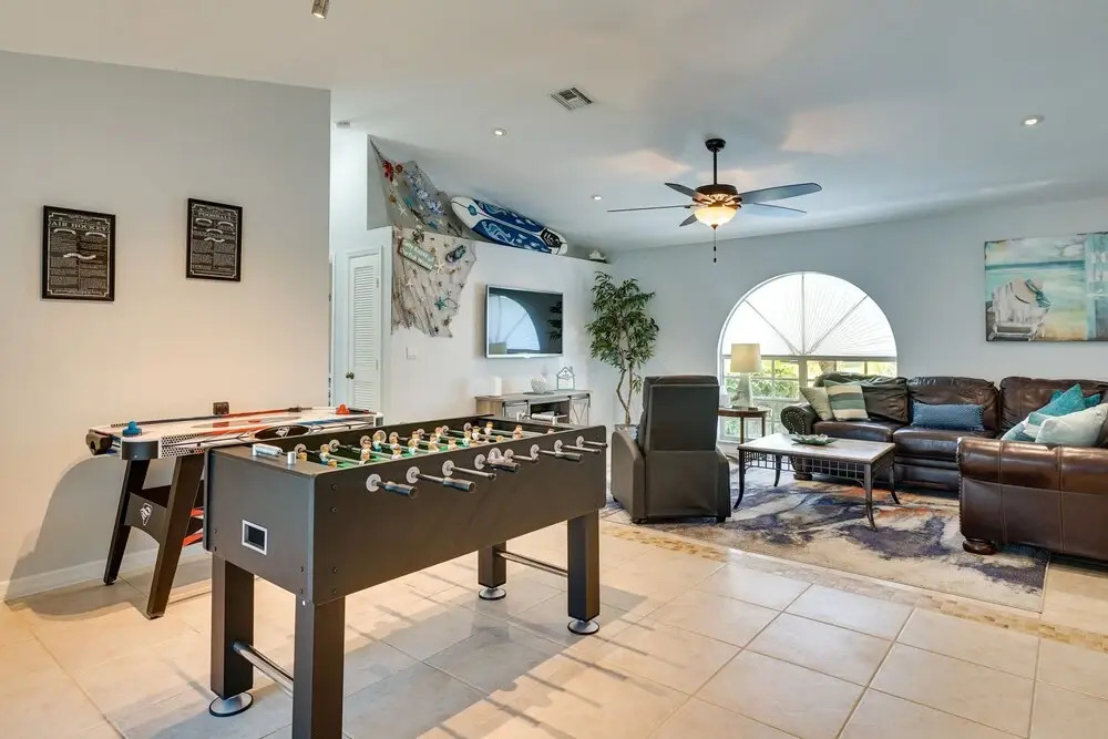 4 Mi to Downtown: Cape Coral Oasis w/ Pool + Lanai
