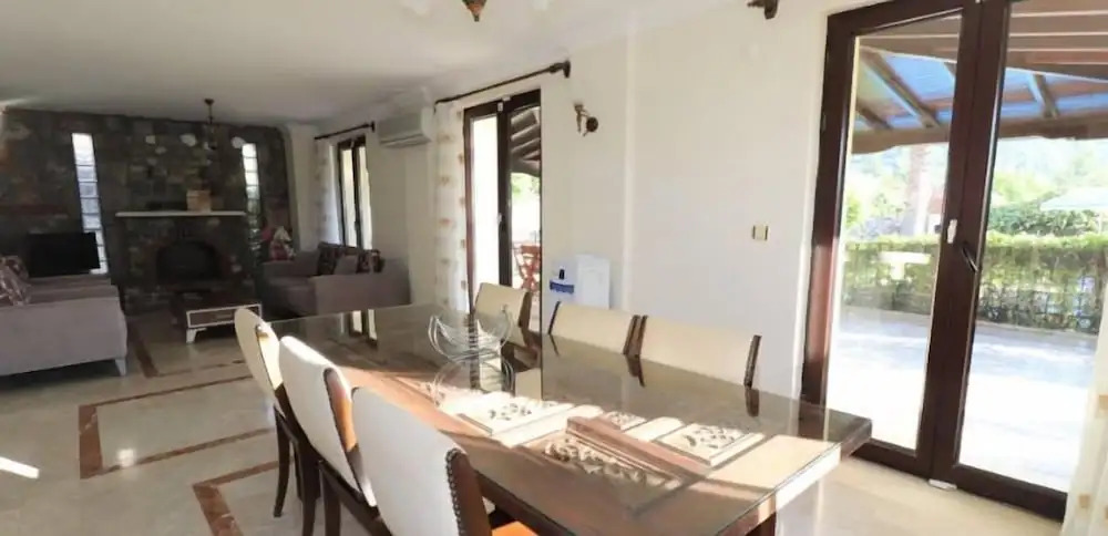 Villa XT15 by JoyLettings