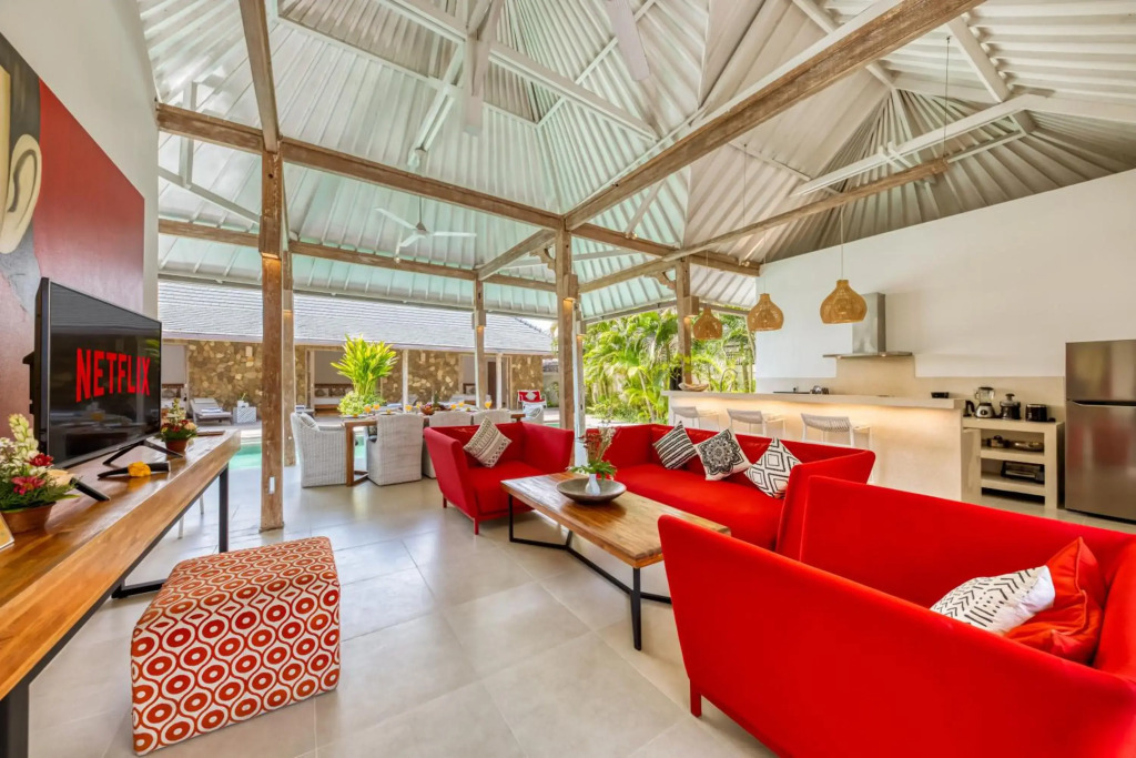 *PROMO* 4 bd Spacious villa in strategic location!