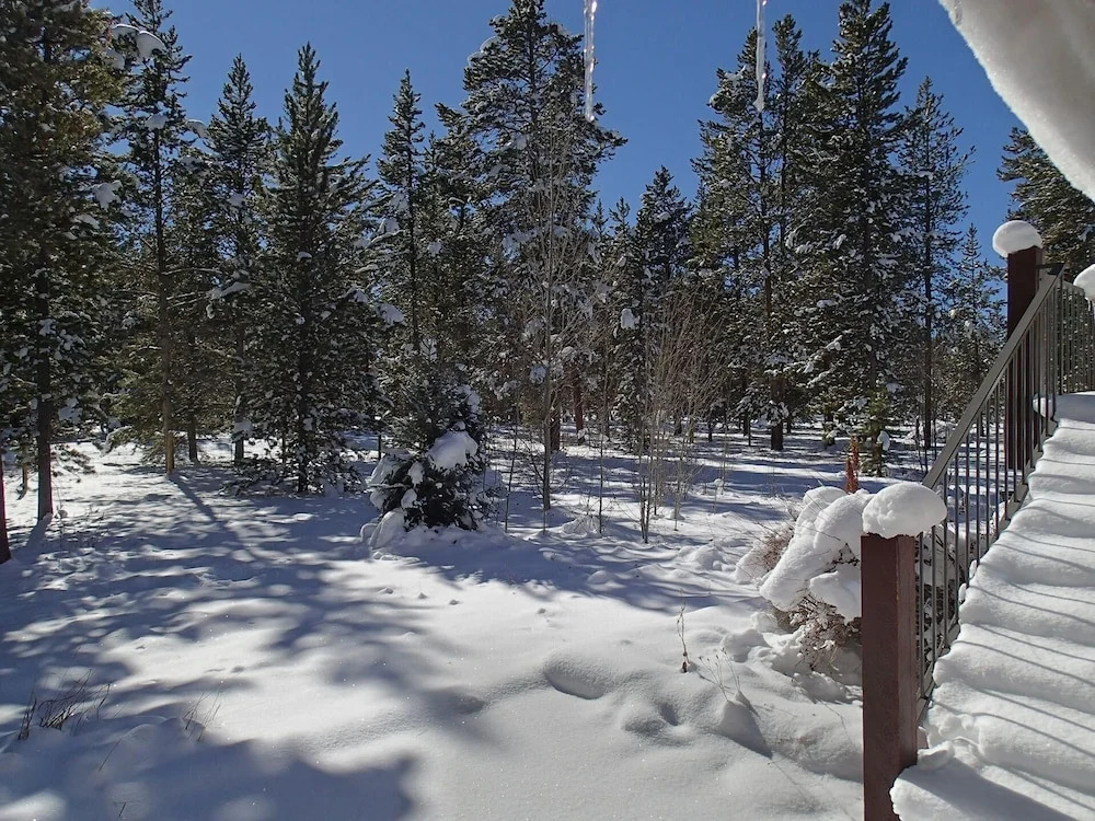255 Sky View Acres 3 Bedrooms 2 Bathrooms Condo