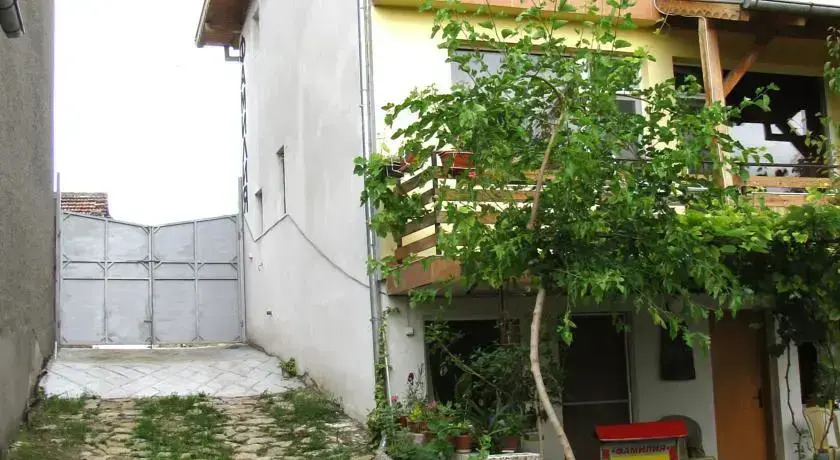 Guest House Family