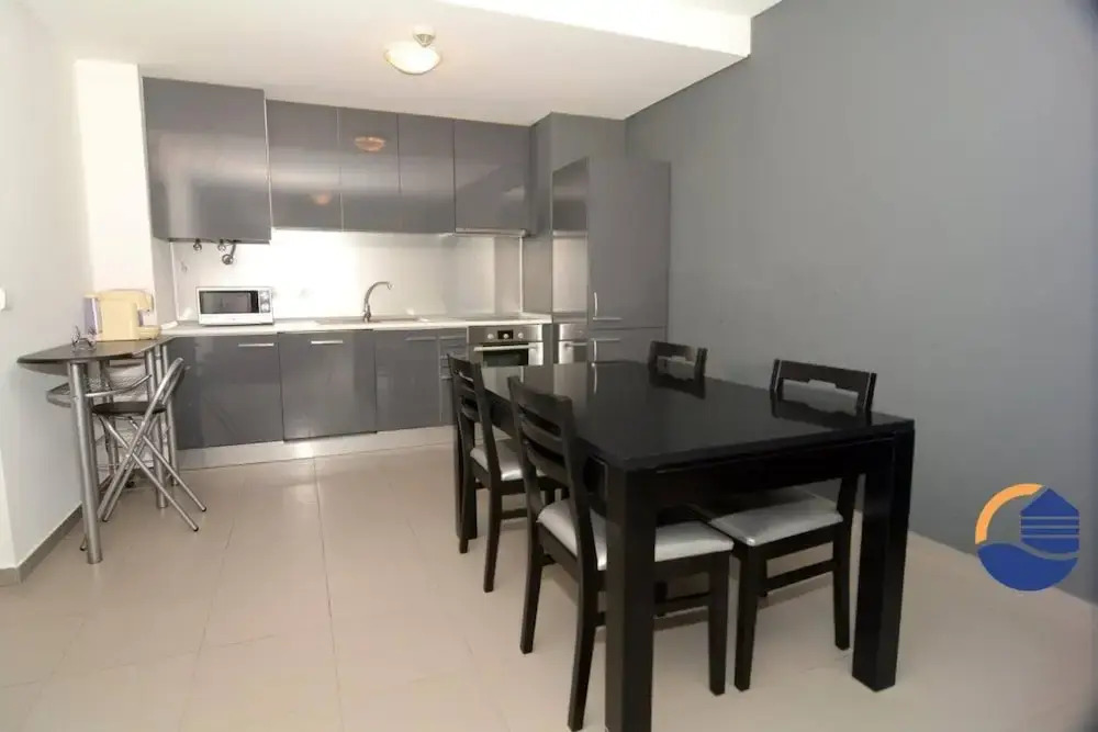 14 in Portim o With 1 Bedrooms and 1 Bathrooms