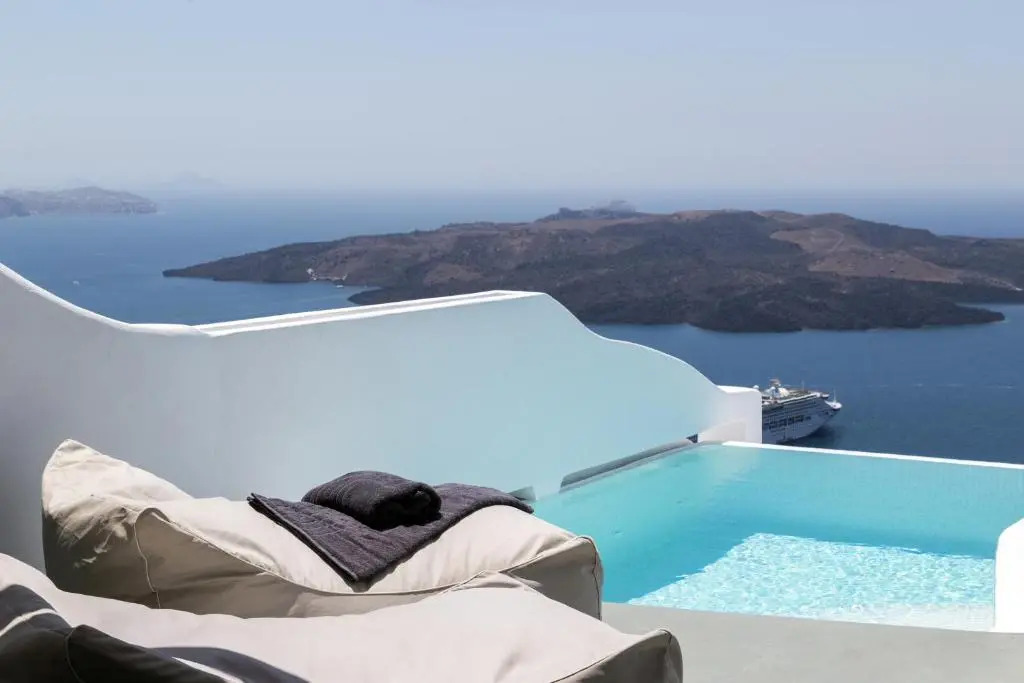 Adamant Suites