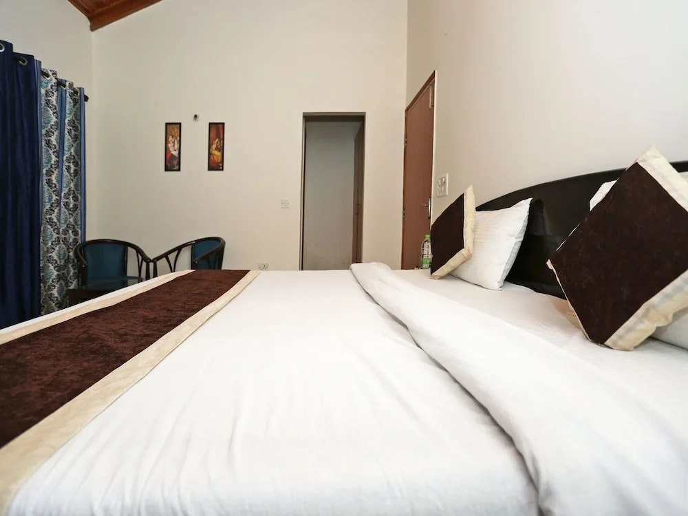 OYO 5156 Home Stay Silver Tree Inn