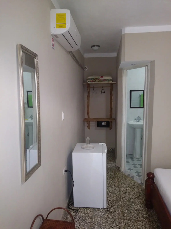 Hostal Leonel Millo