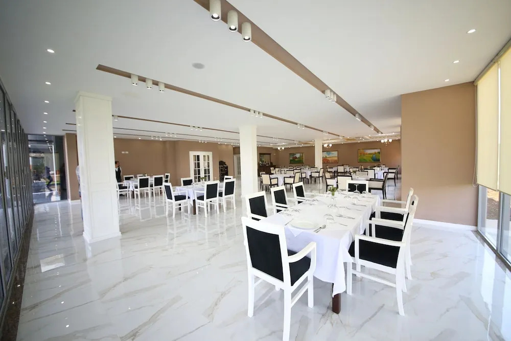 Hotel Holiday