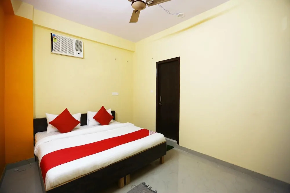 Shri Ram Guest House by OYO Rooms