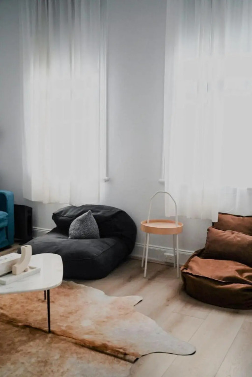 Your home on Smith St Collingwood (With Parking)