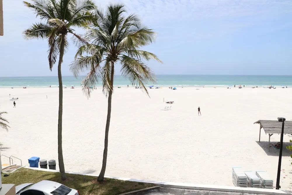 Jamaica Royale T31 - 2 Br Condo