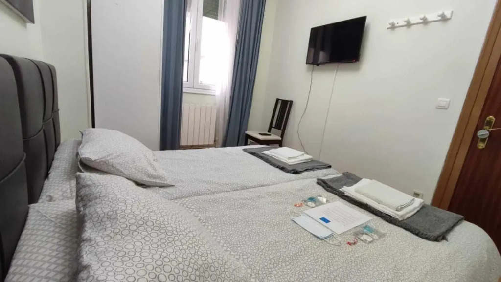 FlipHouse Rooms Pensión⭐