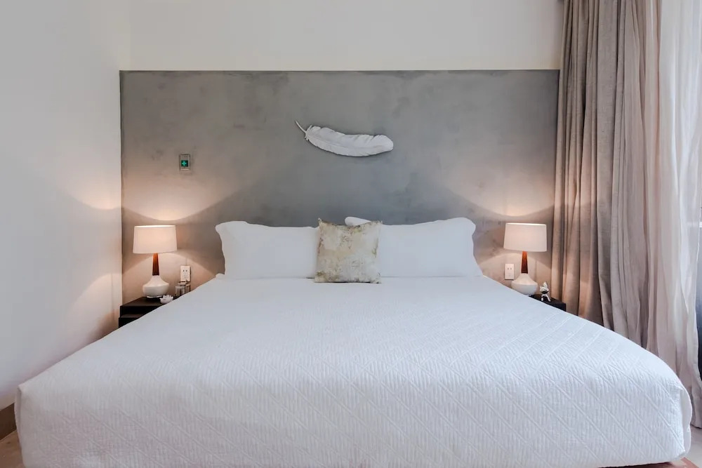 2 Bedroom Apartment Near the Beach