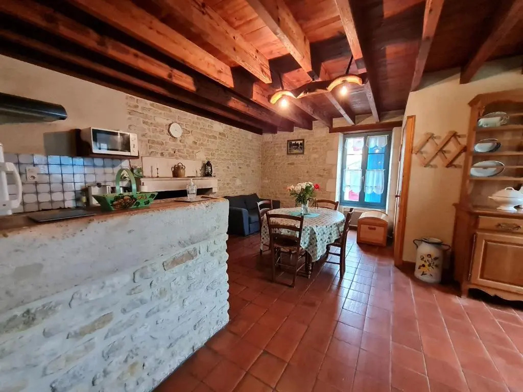 Maison de caractère avec jardin, barque et VTT dans le Marais Poitevin - FR-1-426-139