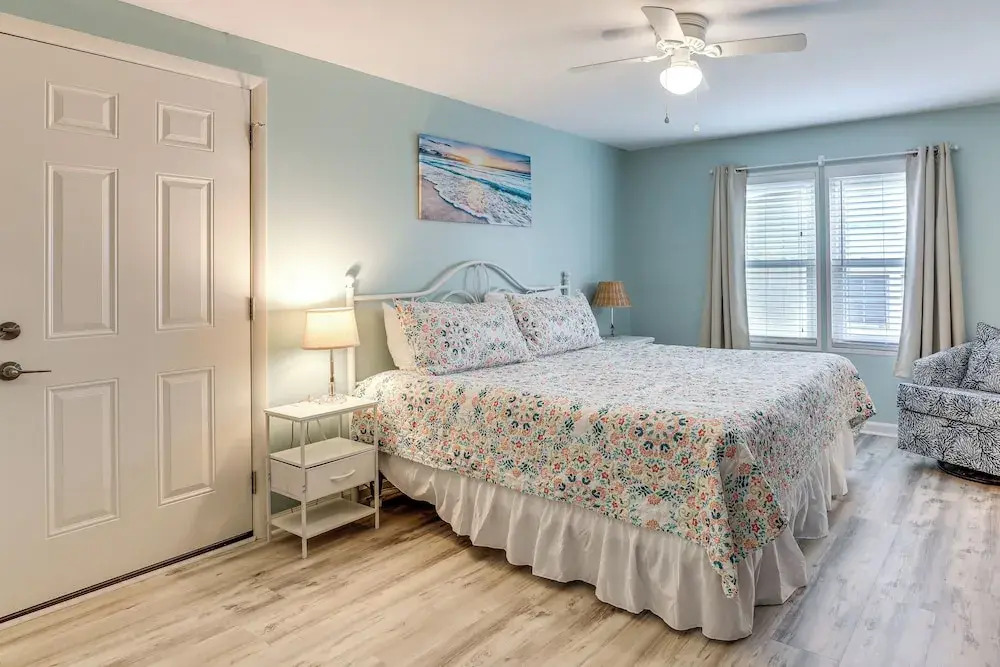 Walk to Shore! Surfside Beach Gem w/ Game Courts