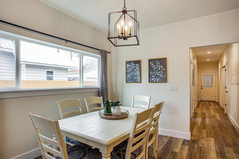 1 Mi to Lake Coeur D'alene: Pet-friendly Getaway