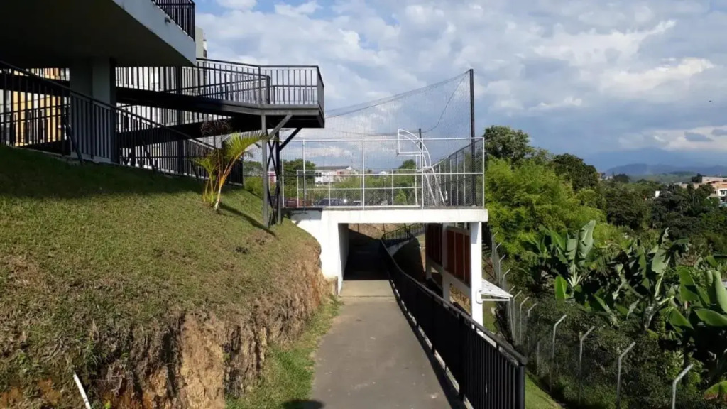 APARTAMENTO AVENIDA CONDINA Primer Piso
