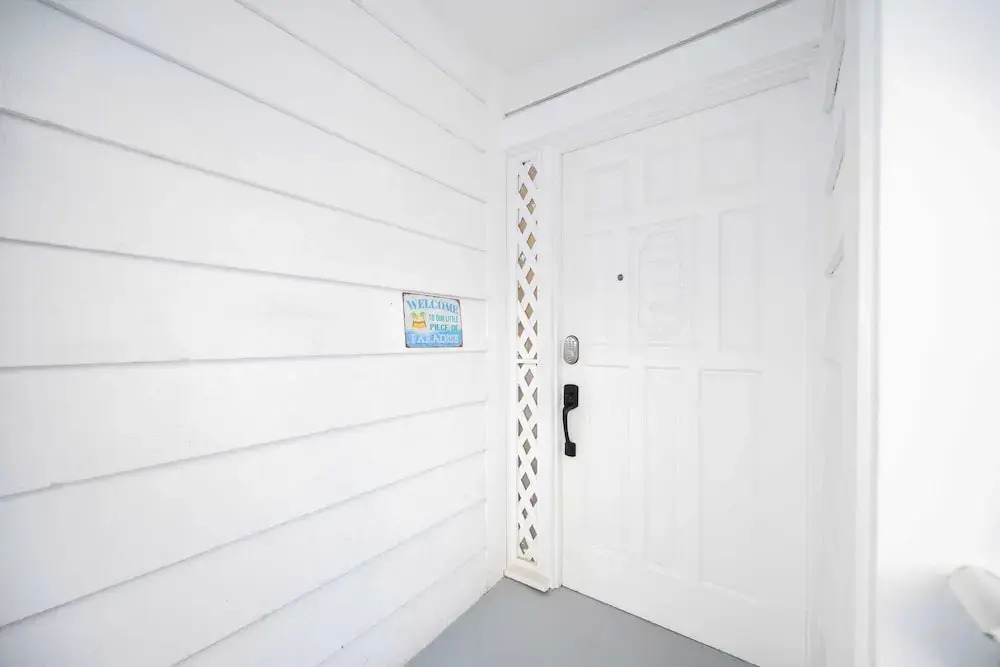 Steps From the Sand/boardwalk Outdoor Dining, Parking, and Patio in Newport