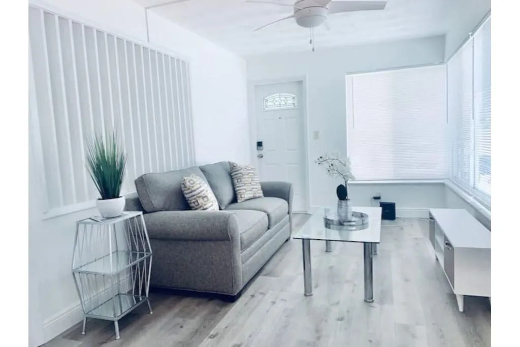 Ski 116 Apartment in Hallandale Beach