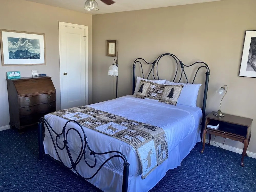 Tioga Lodge At Mono Lake
