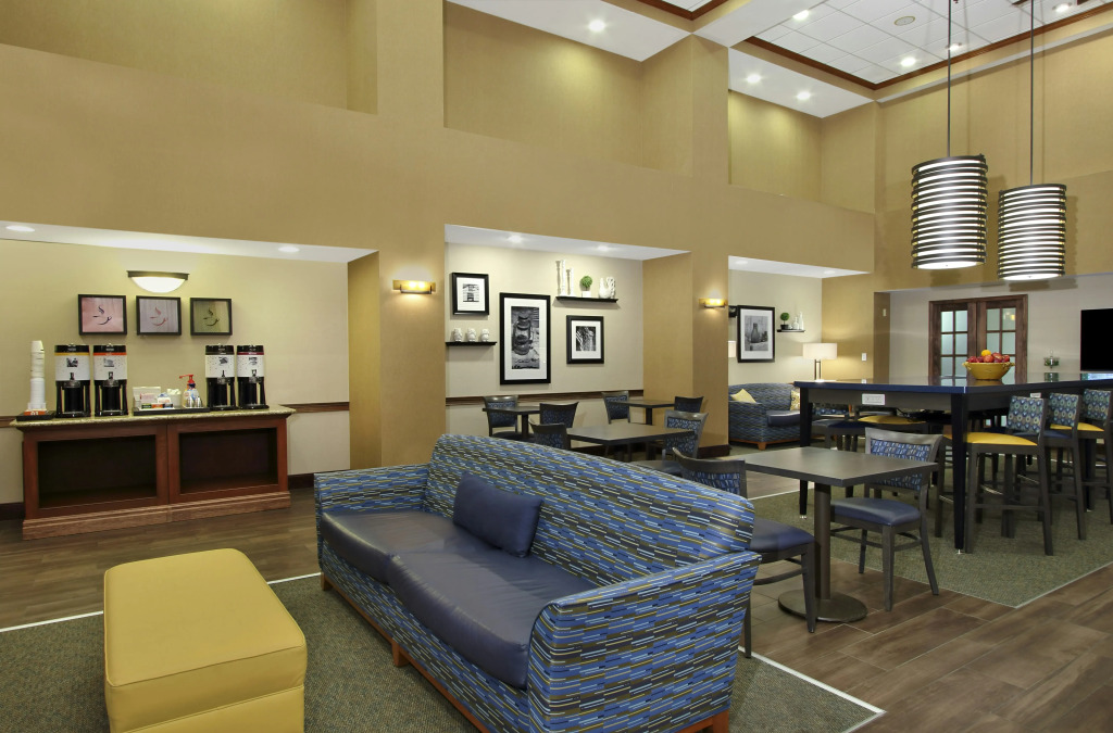 Hampton Inn & Suites Madisonville