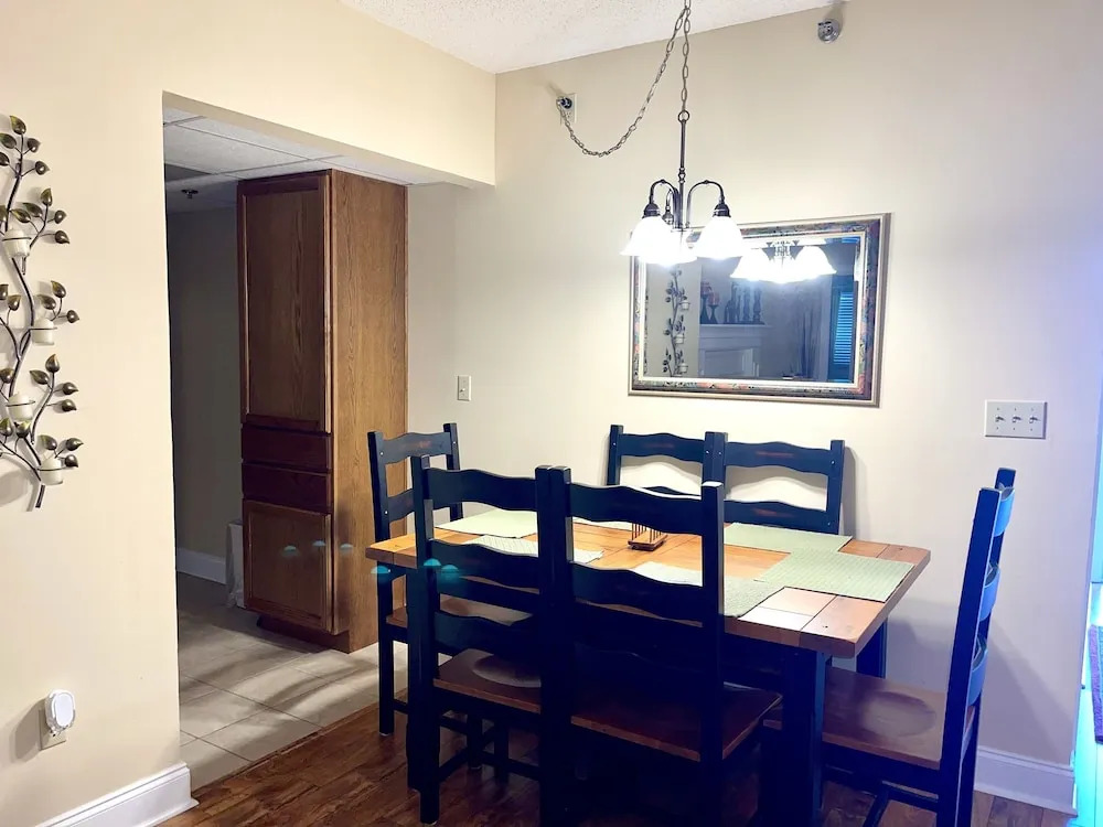 204 2-Bedroom 2 Home by RedAwning